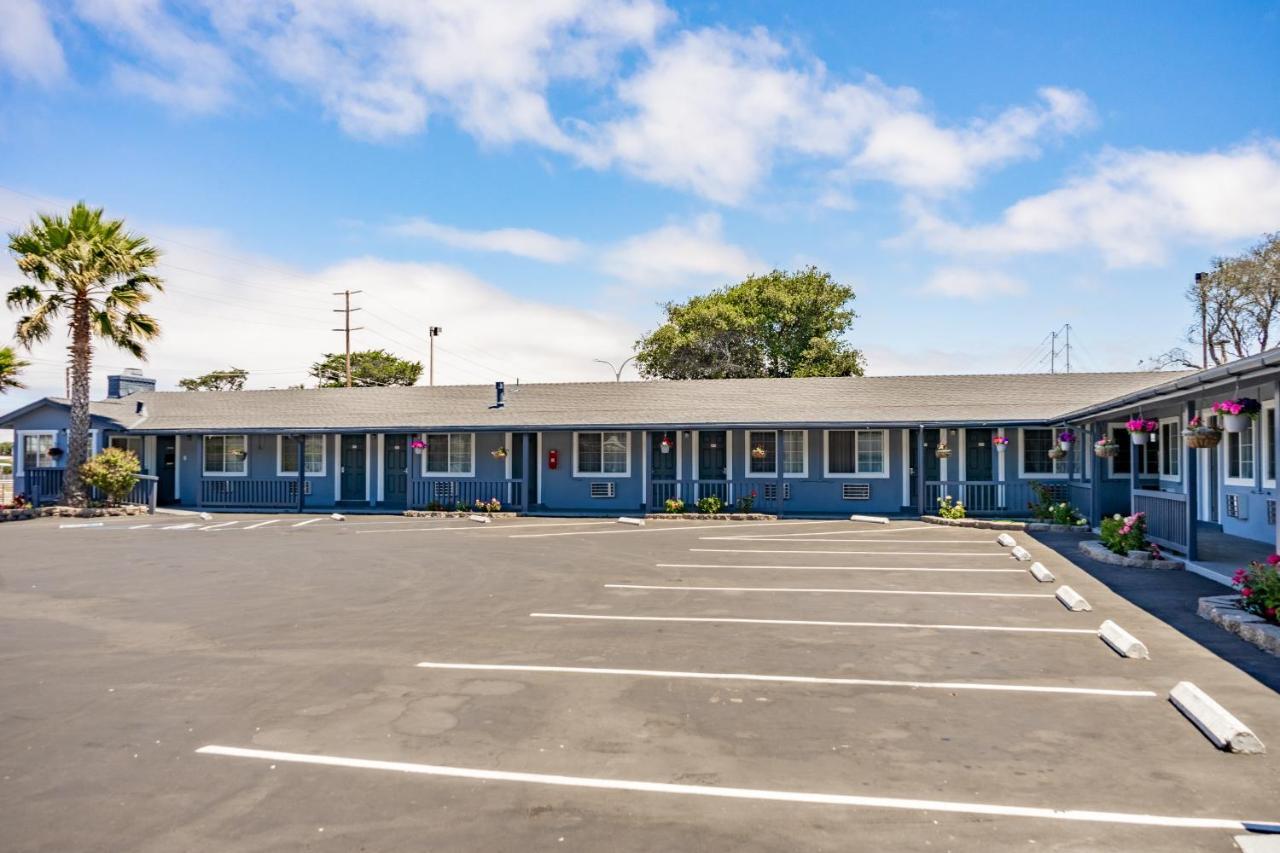 The Monterey Fireplace Inn Exterior foto