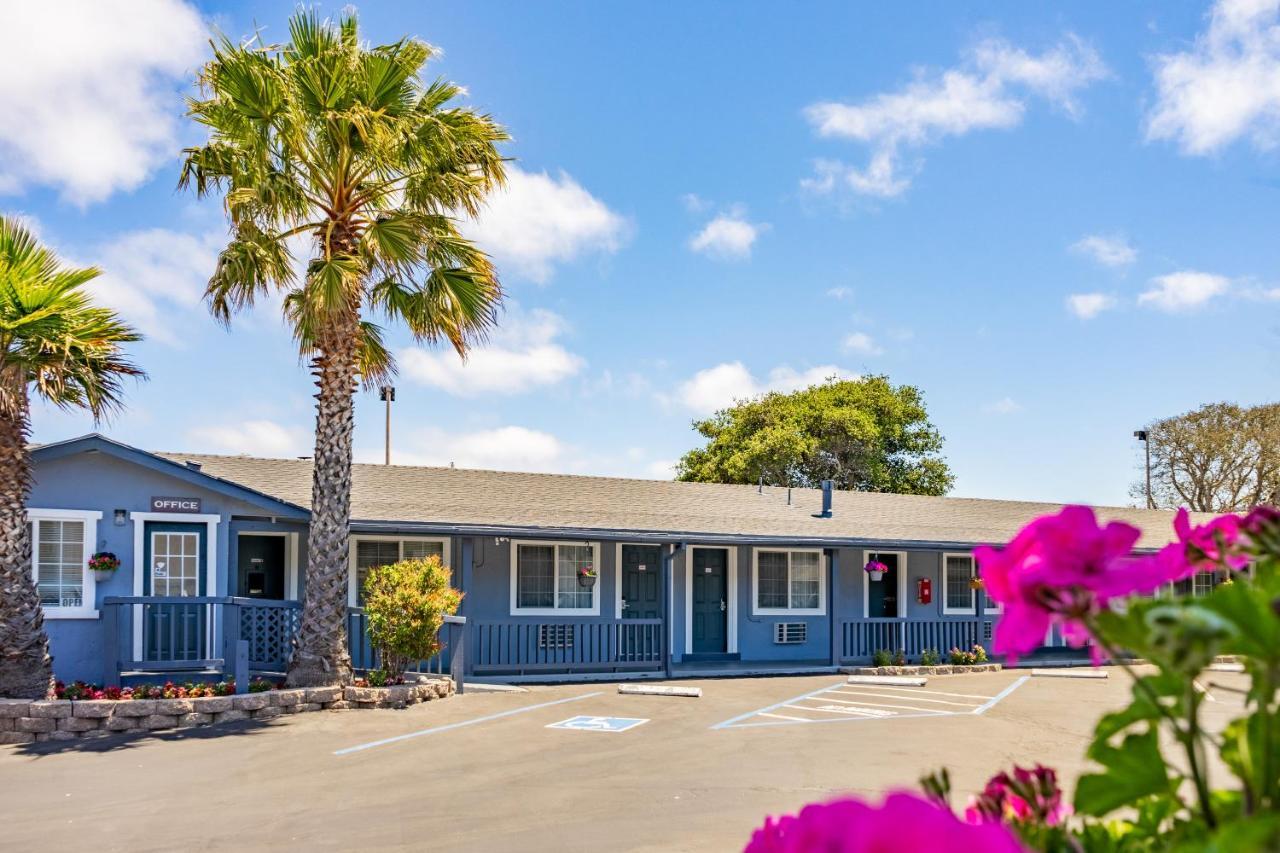 The Monterey Fireplace Inn Exterior foto
