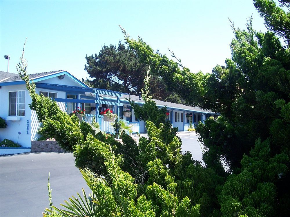 The Monterey Fireplace Inn Exterior foto